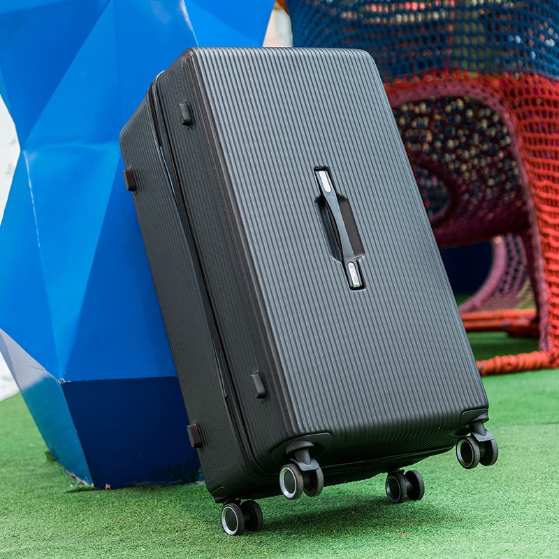 C32395 Large capacity aluminum frame suitcase