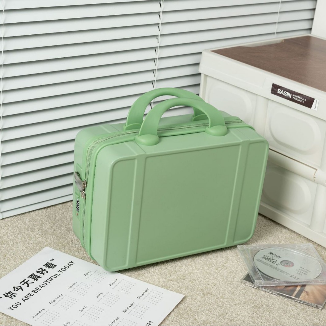 C32352 20-inch carry-on luggage