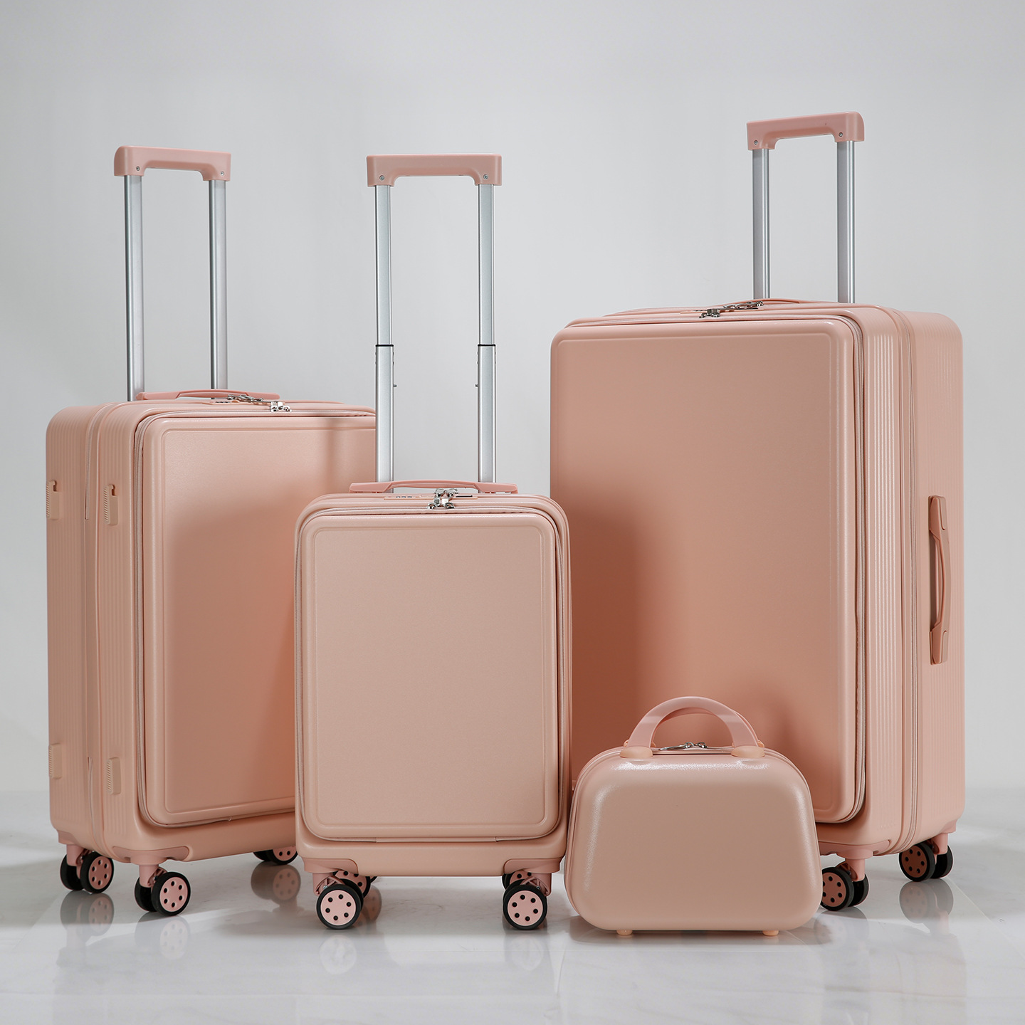 D6349 Stylish and convenient unisex luggage with ample storage space.