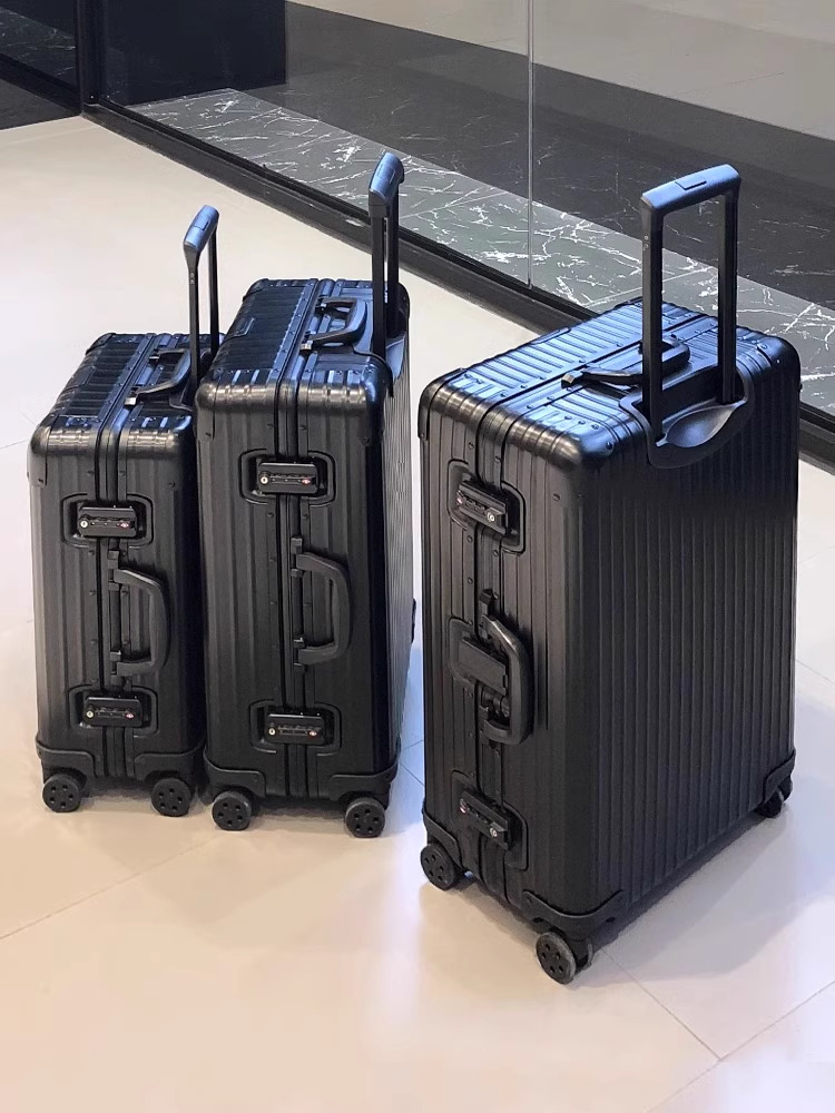 High-quality, convenient, and unisex luggage.